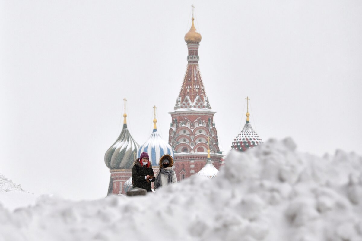 4 декабря снег. Снег в Москве 1 декабря 2021. Сильный снегопад в Москве 2021. Снегопад в Москве в феврале 2018 года. Москва снегопад 3 февраля 2018 года.