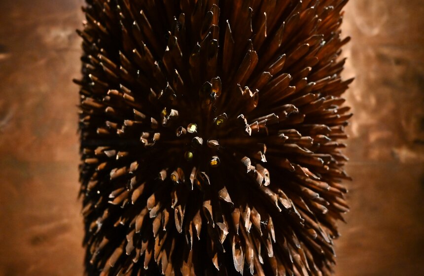 Выставка Аллы Урбан "Из железа в каплю света" открылась в Новой Третьяковке 13 фото