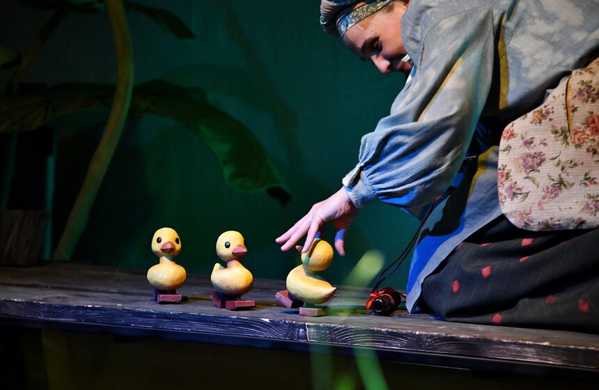В Театре кукол Сергея Образцова показали спектакль "Гадкий утенок" 5 фото