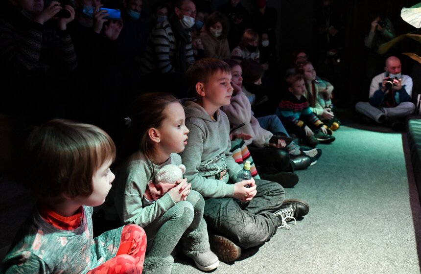 В Театре кукол Сергея Образцова показали спектакль "Гадкий утенок" 7 фото