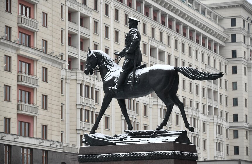 Снегопад обрушился на столицу в выходные 33 фото