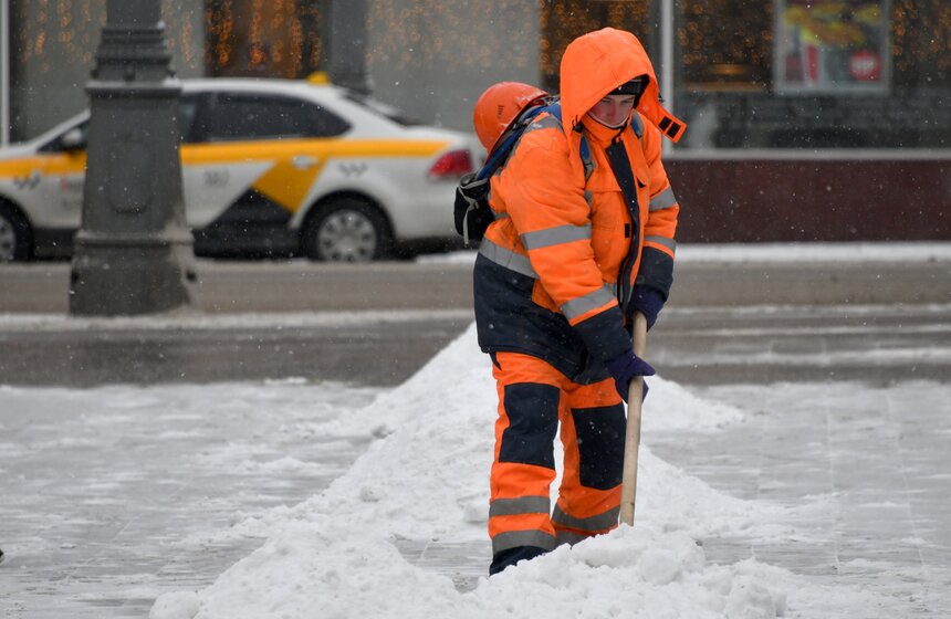 Снегопад обрушился на столицу в выходные 4 фото