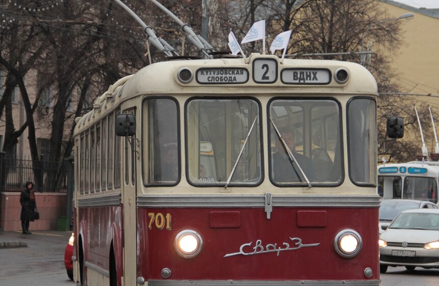 Парад троллейбусов прошел в центре столицы 6 фото