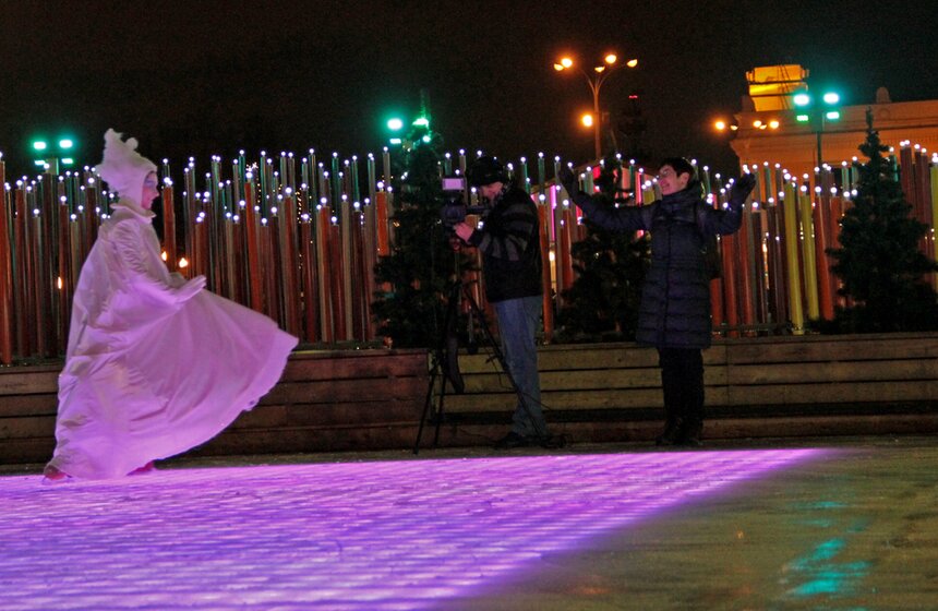 В Парке Горького открылся самый большой каток в Европе 10 фото