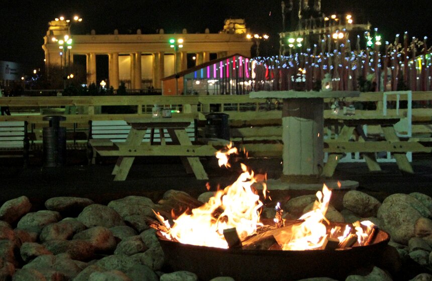 В Парке Горького открылся самый большой каток в Европе 7 фото