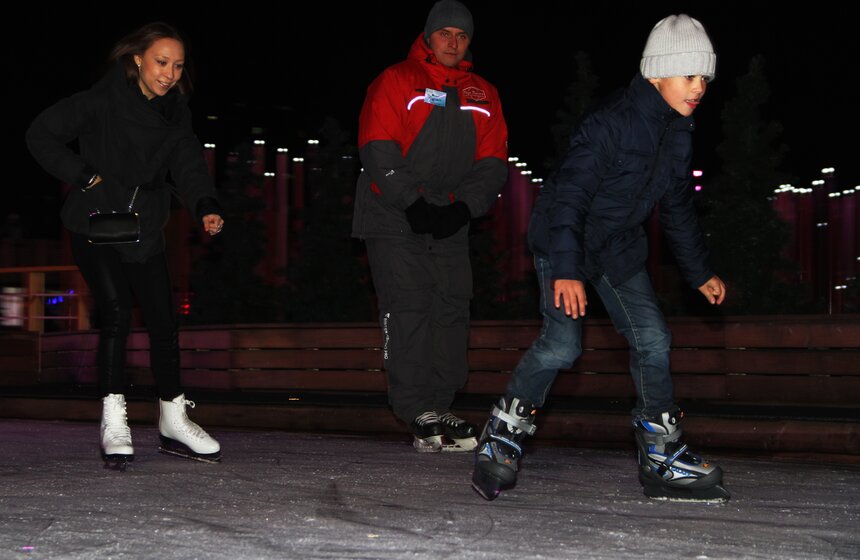 В Парке Горького открылся самый большой каток в Европе 13 фото