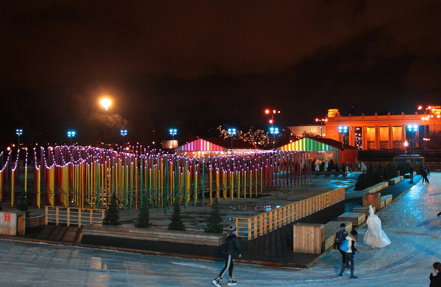 В Парке Горького открылся самый большой каток в Европе 15 фото