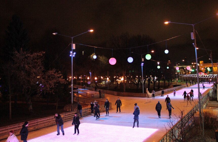 В Парке Горького открылся самый большой каток в Европе 16 фото