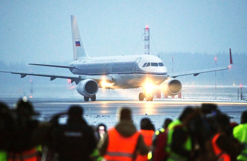 Первую взлетно-посадочную полосу в Шереметьево открыли после реконструкции 17 фото