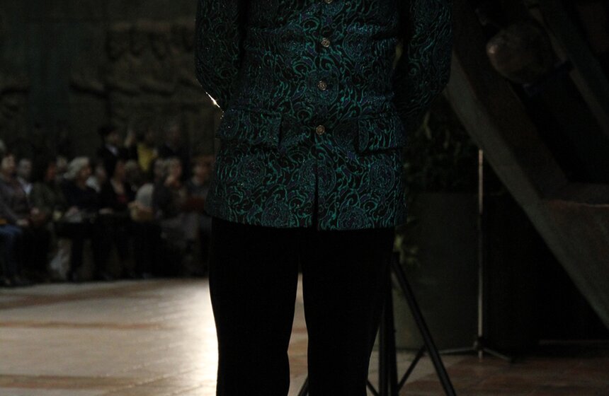 Выставка костюмов и картин Вячеслава Зайцева открылась в РАХ 11 фото