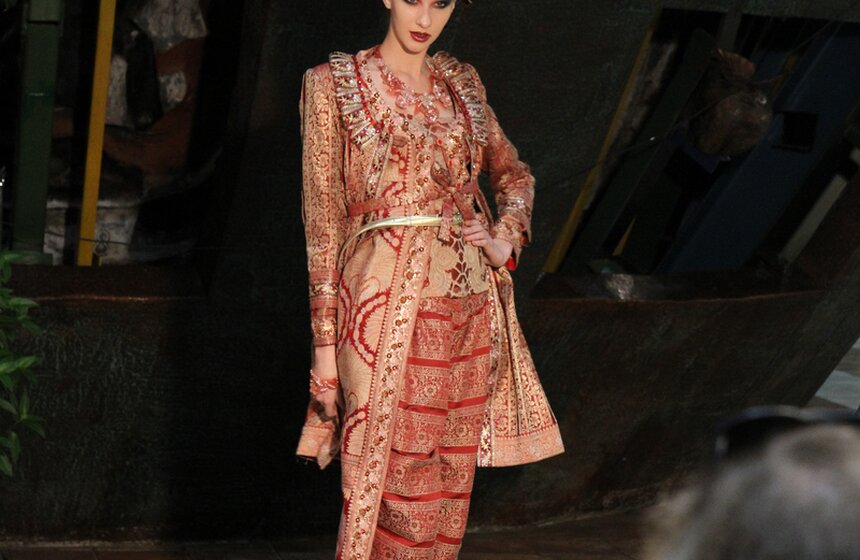 Выставка костюмов и картин Вячеслава Зайцева открылась в РАХ 4 фото