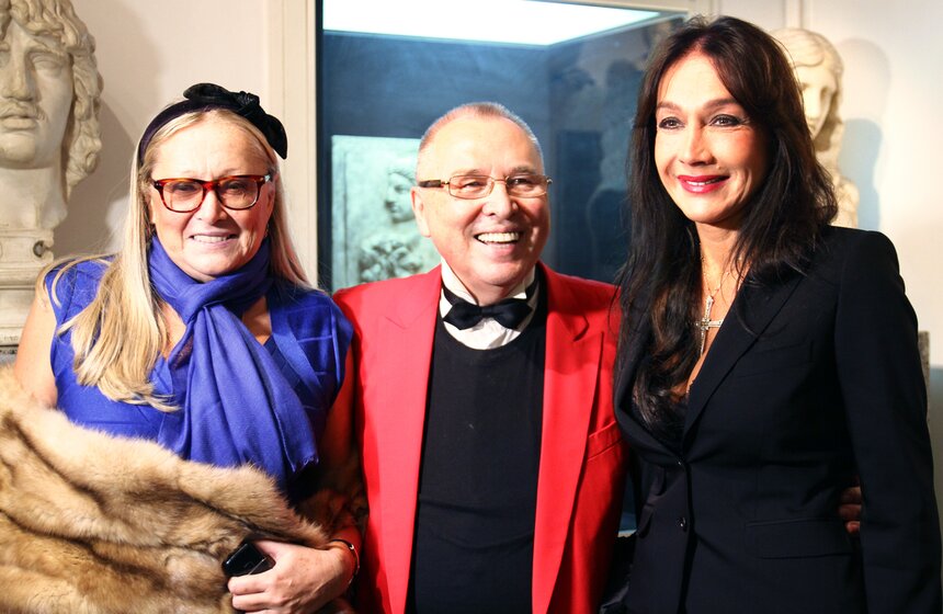 Выставка костюмов и картин Вячеслава Зайцева открылась в РАХ 14 фото