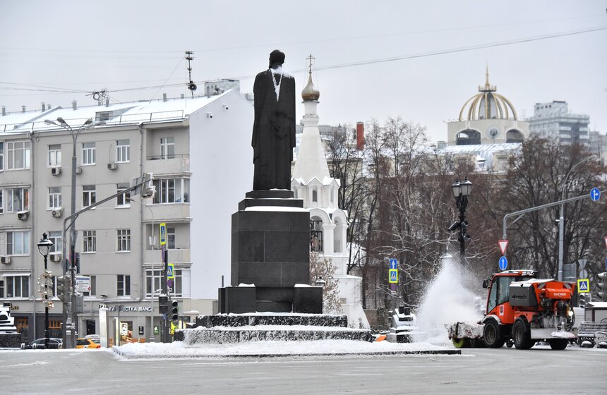 На Москву обрушился снегопад 5 фото