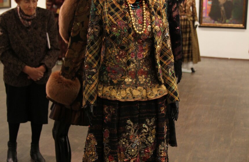Выставка костюмов и картин Вячеслава Зайцева открылась в РАХ 15 фото