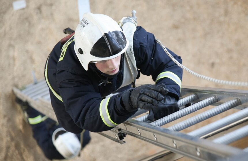 На учебном полигоне для подготовки спасателей и пожарных ГКУ "ПСЦ" состоялся восьмой VIII открытый региональный чемпионат "Молодые профессионалы" (Worldskills Russia) компетенции "Пожарная безопасность". С 2012 года Россия стала полноправной участницей движения Worldskills<br />https://www.m24.ru/galleries/obshchestvo/14022020/8528
