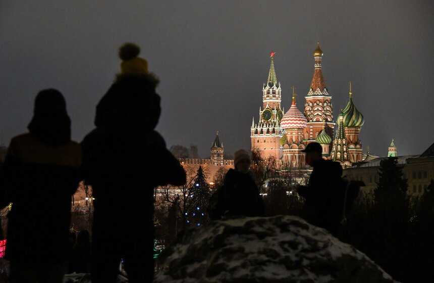 Москвичи встретили Новый год под бой курантов 1 фото