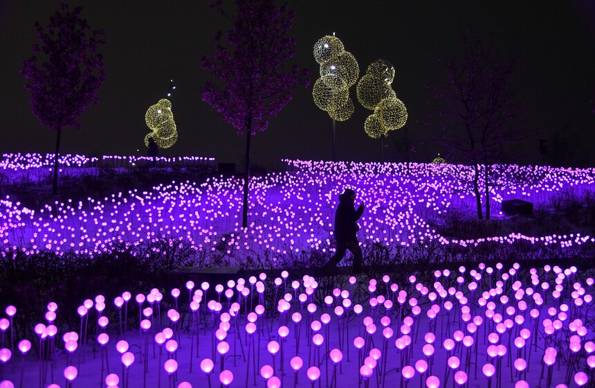 Москвичи встретили Новый год под бой курантов 7 фото