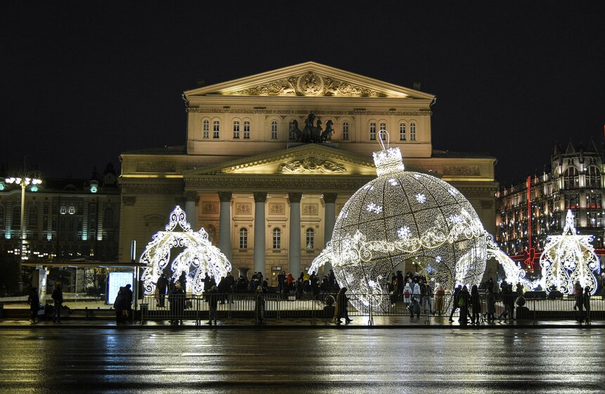 Москвичи встретили Новый год под бой курантов 35 фото