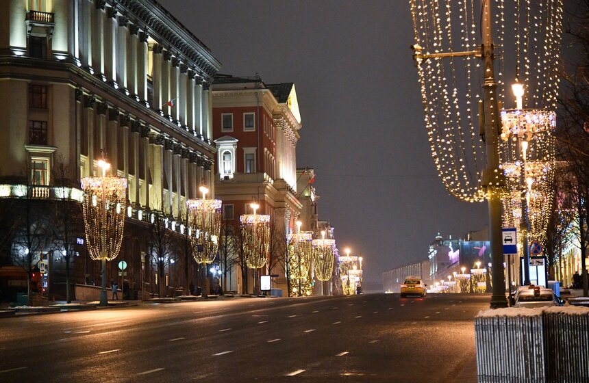 Москвичи встретили Новый год под бой курантов 39 фото