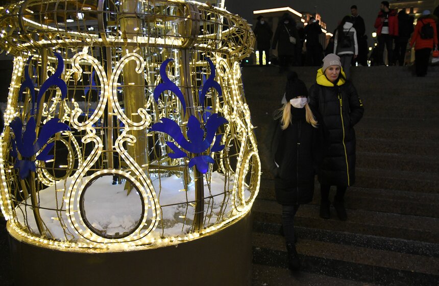 Москвичи встретили Новый год под бой курантов 32 фото