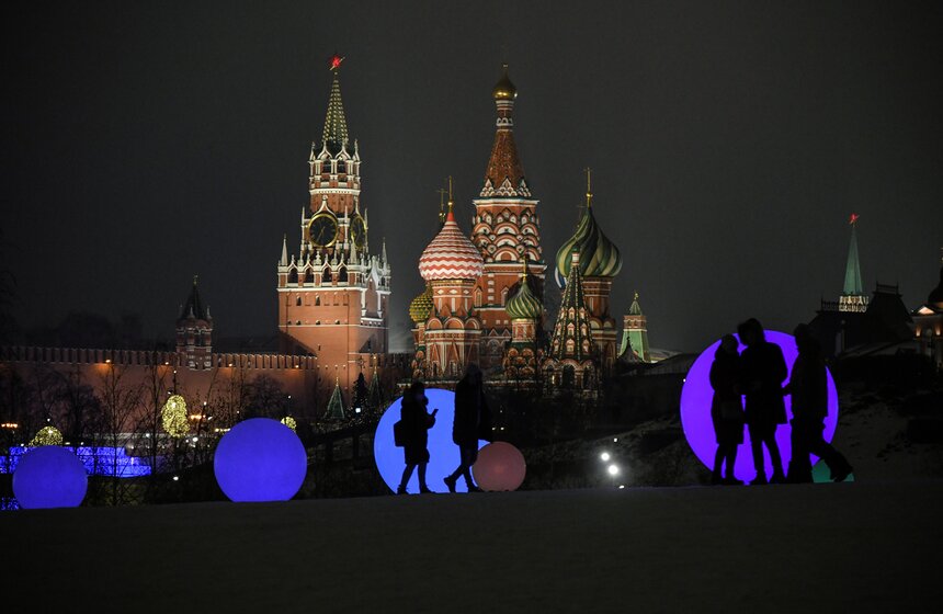 Москвичи встретили Новый год под бой курантов 3 фото