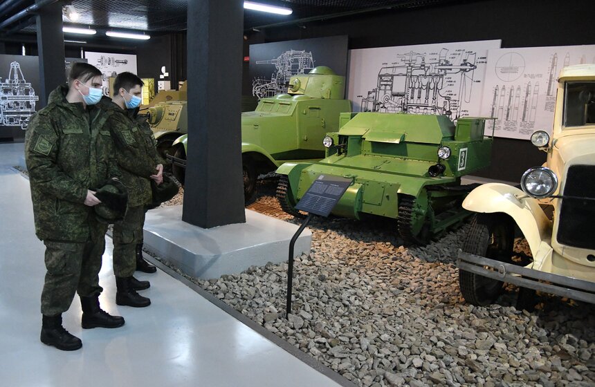 Музей Победы открыл выставку "Моторы войны" 6 фото