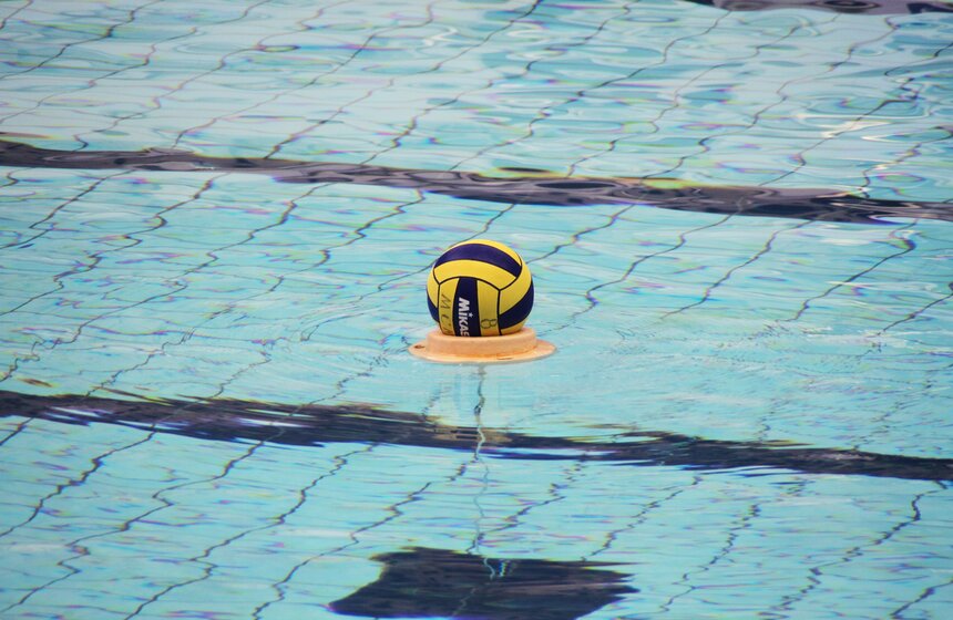 В СК "Олимпийский" проходит первенство Москвы по водному поло 9 фото