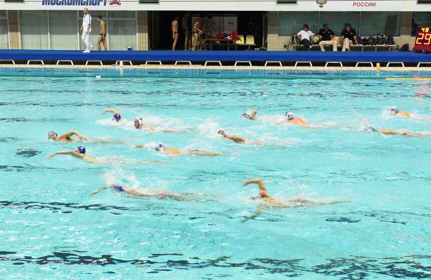 В СК "Олимпийский" проходит первенство Москвы по водному поло 12 фото