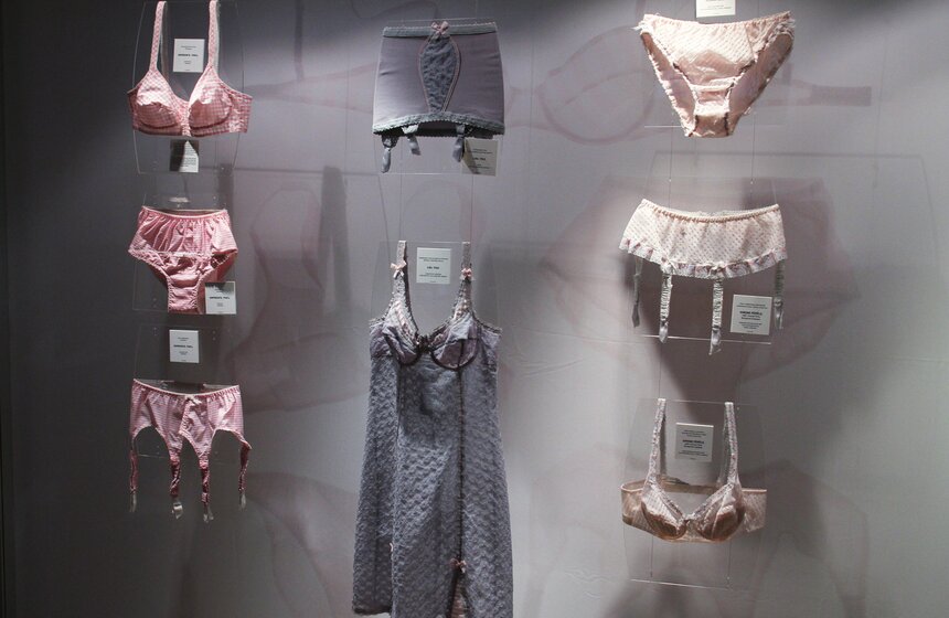 В ГУМе открылась выставка французского нижнего белья 4 фото