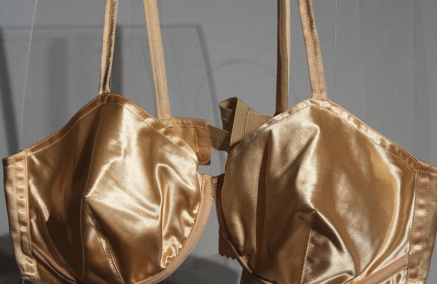 В ГУМе открылась выставка французского нижнего белья 7 фото