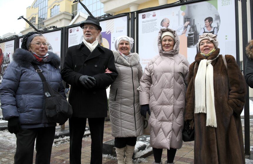 В столице открылась фотовыставка "Лица "Московского долголетия": разрушая мифы о возрасте" 2 фото