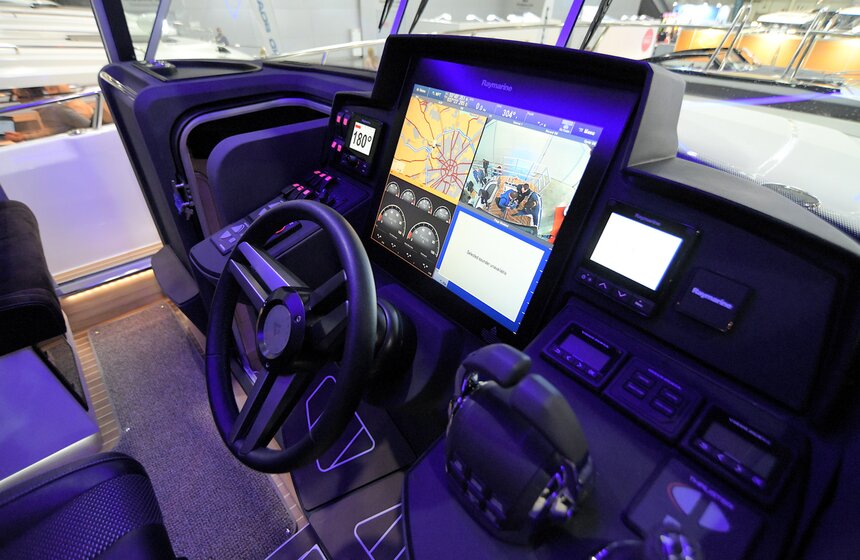 В Москве открылась выставка катеров и яхт 7 фото