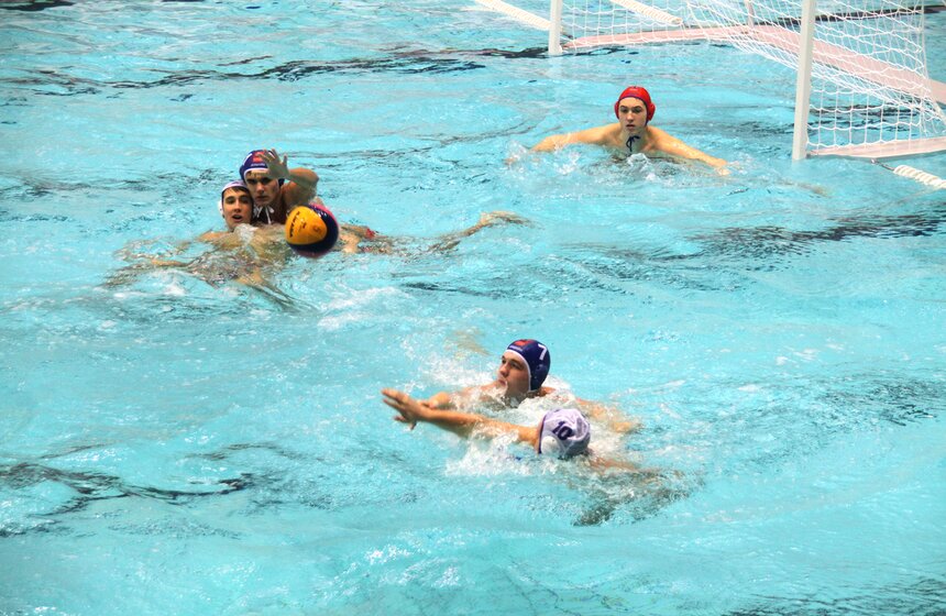 В СК "Олимпийский" проходит первенство Москвы по водному поло 15 фото