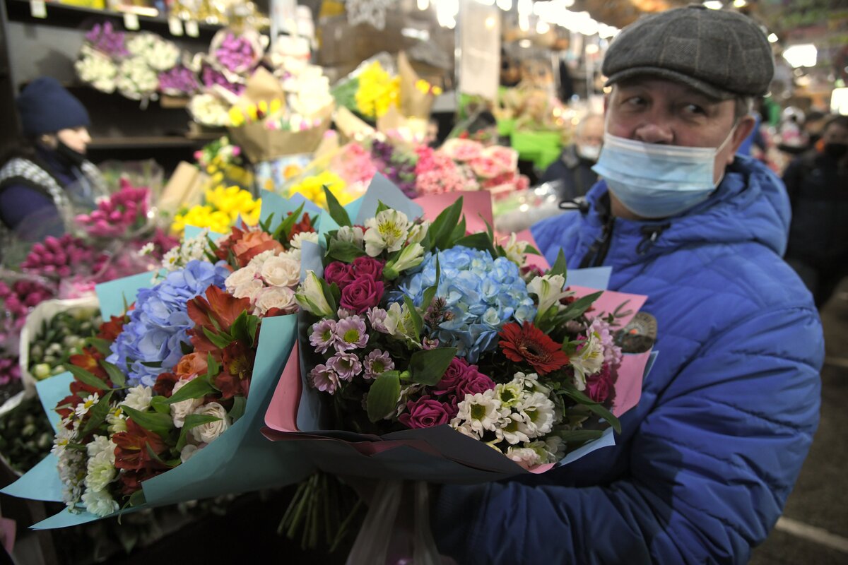 Рижский рынок цены на цветы 2024. Рижский рынок хризантемы. Рижский рынок тюльпаны. Рижский рынок цветы.