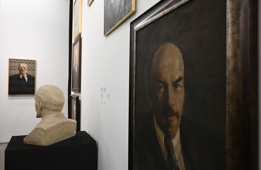 В музее АРТ4 открылась выставка образов Ленина из коллекции Игоря Суханова 6 фото