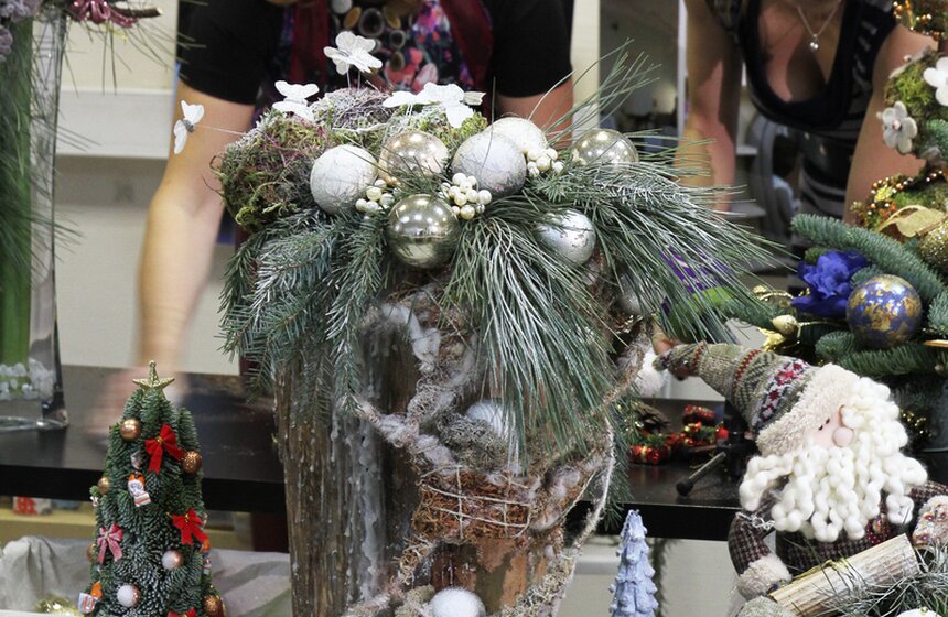 На "Флаконе" прошел мастер-класс "Новогодняя флористика" 13 фото