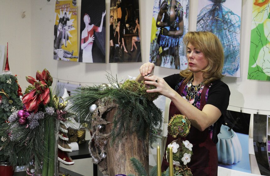 На "Флаконе" прошел мастер-класс "Новогодняя флористика" 12 фото