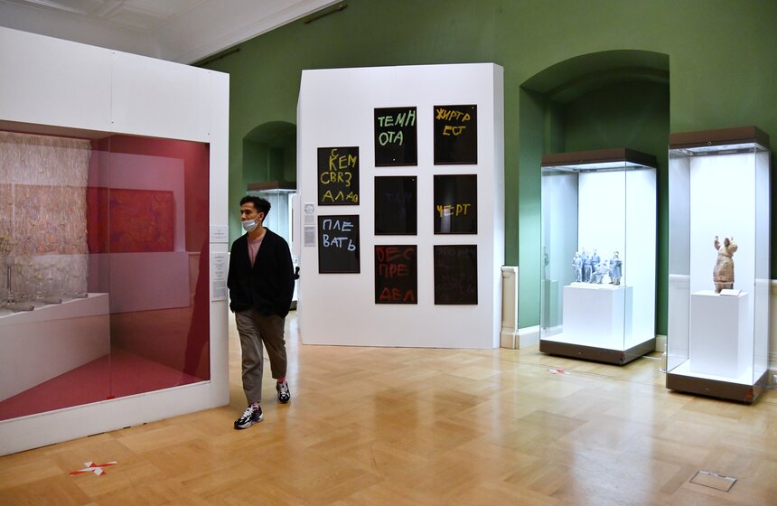 В музее-заповеднике "Царицыно" открылась выставка "Искусство быть рядом" 1 фото