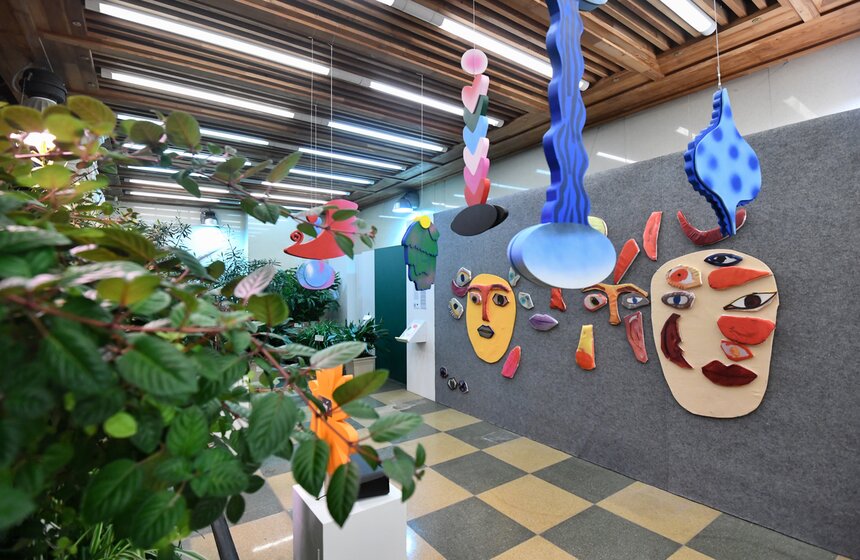 В музее-заповеднике "Царицыно" открылась выставка "Искусство быть рядом" 17 фото