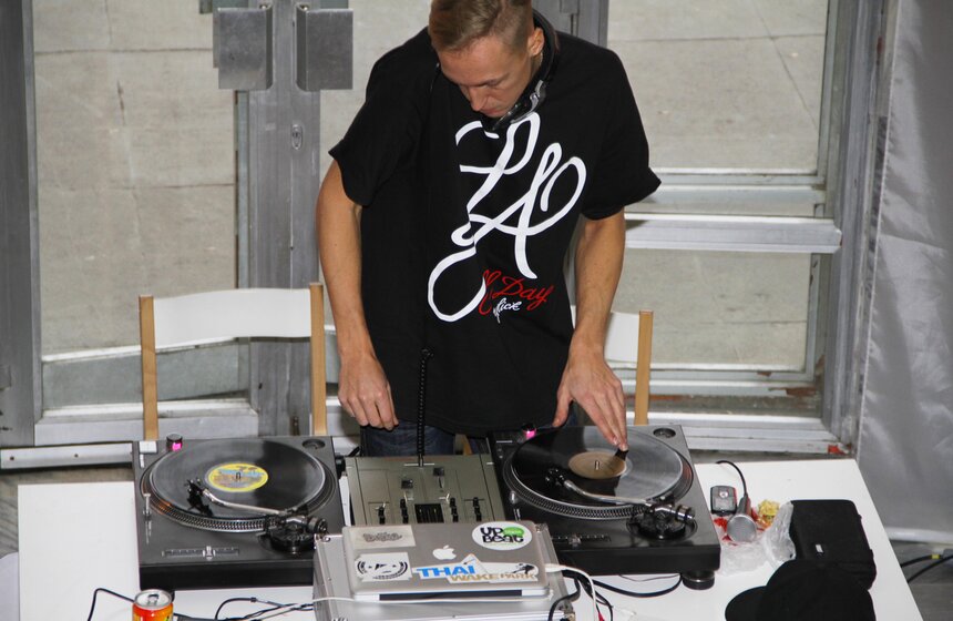 Фестиваль уличной культуры проходит в Культурном центре ЗИЛ 8 фото