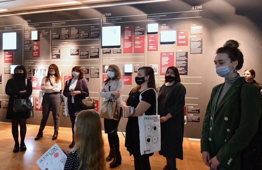 В музее-заповеднике "Царицыно" открылась выставка "Искусство быть рядом" 25 фото