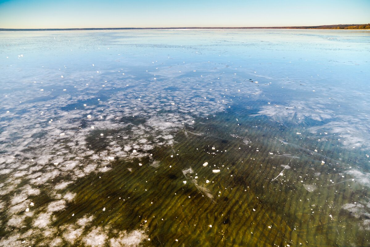 Плещеево озеро рыба. Плещеево озеро зимой. Лед на Плещеевом озере. Торосы Плещеево озеро.