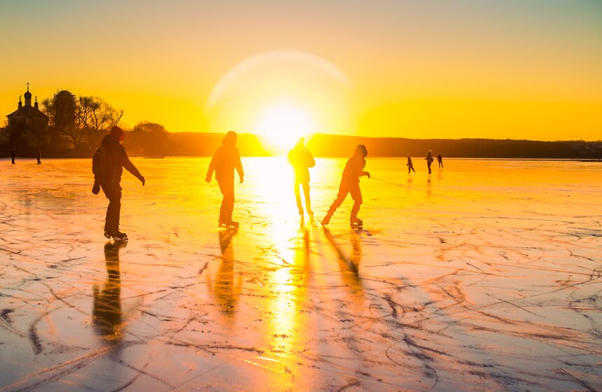 В такие дни Плещеево озеро становится самым популярным местом отдыха жителей Переславля-Залесского