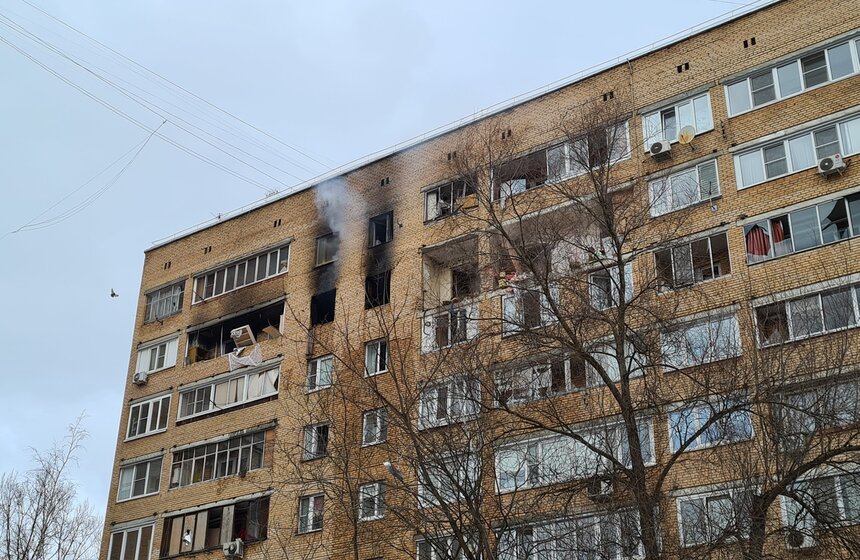 Взрыв произошел в жилом доме в Химках 10 фото