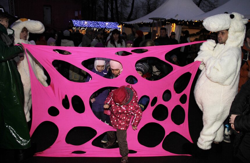 В саду "Эрмитаж" открылся самый романтичный каток 3 фото