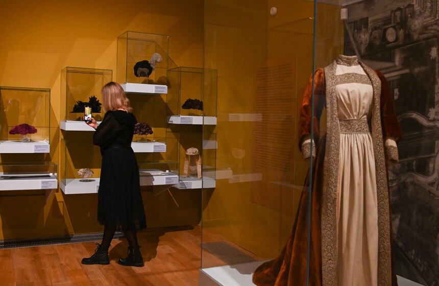 В Историческом музее открылась выставка придворного костюма 4 фото