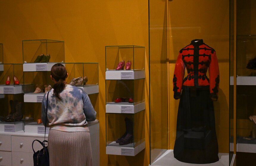 В Историческом музее открылась выставка придворного костюма 13 фото