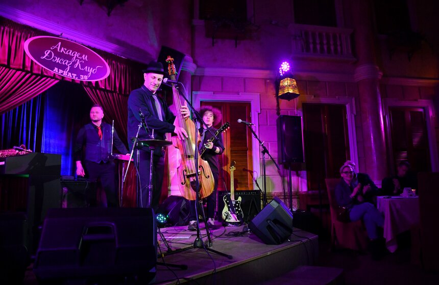 В Москве выступили музыканты Billy’s Band 12 фото