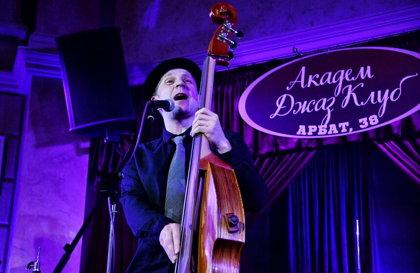 В Москве выступили музыканты Billy’s Band 7 фото