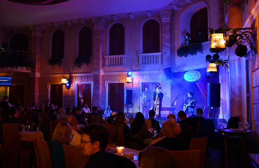 В Москве выступили музыканты Billy’s Band 15 фото